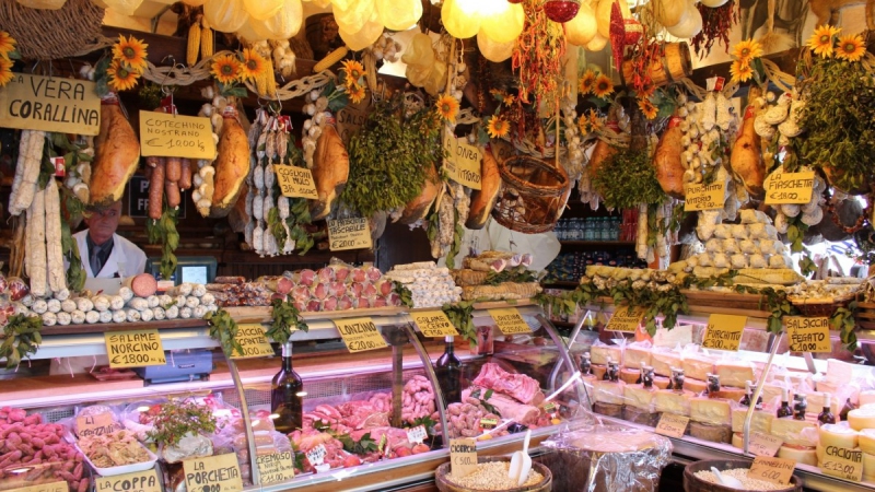 vitrine-LANTOSQUE-min_norcia_butchery_cold_cuts-342231